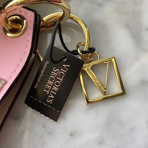 Victoria secret sparkles keychain - Picture 2 of 5